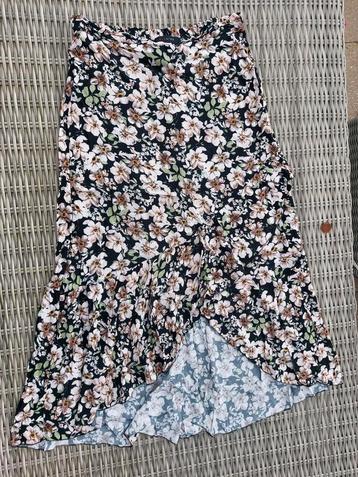 Floral rok van LolaLiza – maat 38 beschikbaar voor biedingen