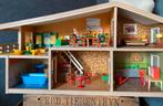 Prachtig jaren 70 poppenhuis, Kinderen en Baby's, Speelgoed | Poppenhuizen, Poppenhuis, Gebruikt, Ophalen