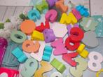 30 tal kleurrijke stevige houten blokjes letters en cijfers, Kinderen en Baby's, Ophalen of Verzenden, Gebruikt, Overige typen