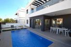 Villa vlakbij de golfbaan te koop in Spanje, Orihuela Costa, 120 m², Dorp, Spanje