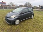 Toyota Aygo 1.0 benzine 2014 euro5 102.000km met keuring, Autos, Toyota, Achat, 4 portes, Noir, Particulier