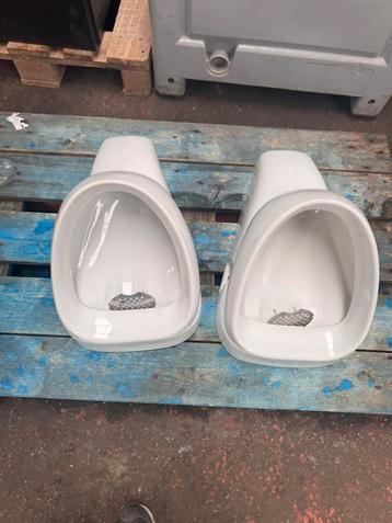 Urinoirs Keramag beschikbaar voor biedingen