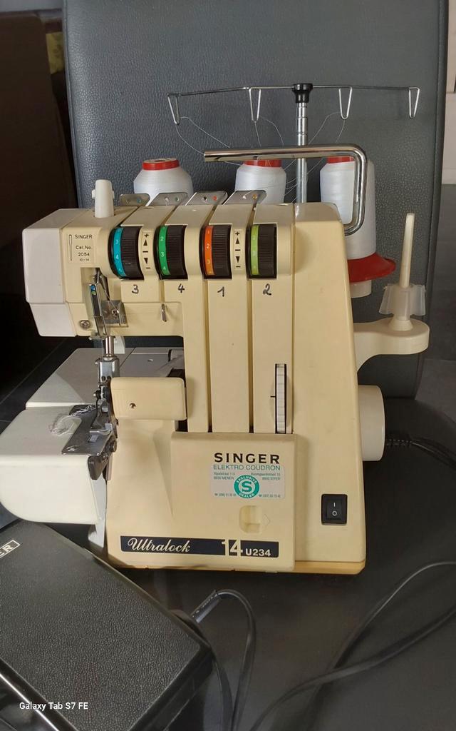 Ultralock, Hobby & Loisirs créatifs, Machines à coudre & Accessoires, Singer, Enlèvement