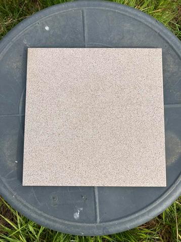 17m2 tegels + plinten beschikbaar voor biedingen