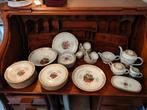 Porselein servies - porcelaine veritable - 48 delig, Antiquités & Art, Antiquités | Services (vaisselle) complet, Enlèvement ou Envoi