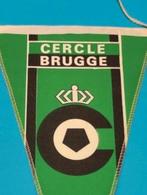 Beau drapeau de football vintage rare du Cercle de Bruges de, Comme neuf, Fanion ou Écharpe, Enlèvement ou Envoi