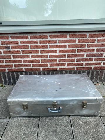 Grote aluminium koffer 90x54x23 beschikbaar voor biedingen