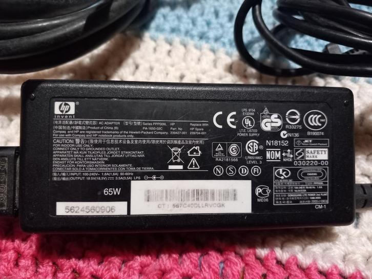 HP/Compaq 65 watt laptopoplader (PA-1650-02C), Computers en Software, Laptop-opladers, Zo goed als nieuw, Ophalen
