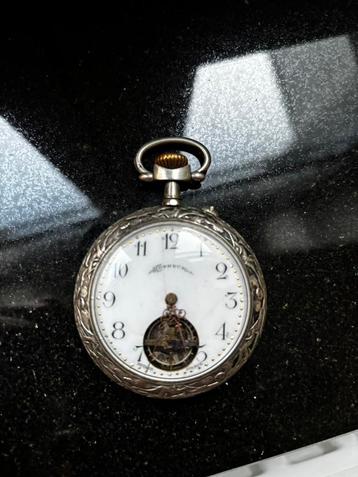 Vintage zilveren zakhorloge beschikbaar voor biedingen