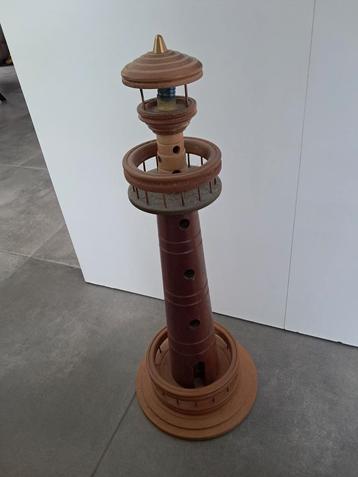 Handgemaakte Vuurtoren uit hout beschikbaar voor biedingen