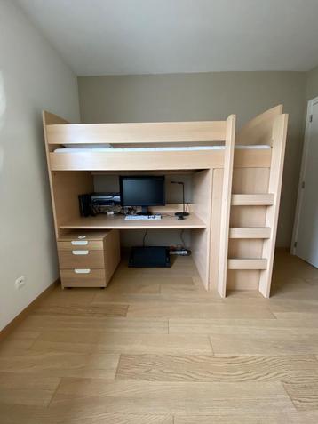 Stapelbed in zeer mooi staat met studietafel + opberg beschikbaar voor biedingen