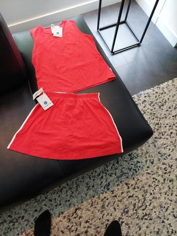 Tennis set, top en rok met binnen broekje, maat 36. NIEUW!!! beschikbaar voor biedingen