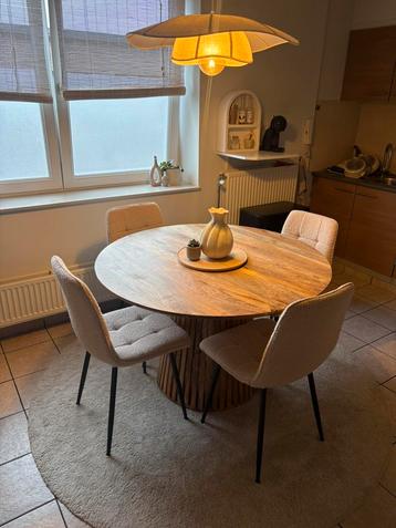 Eettafel set beschikbaar voor biedingen
