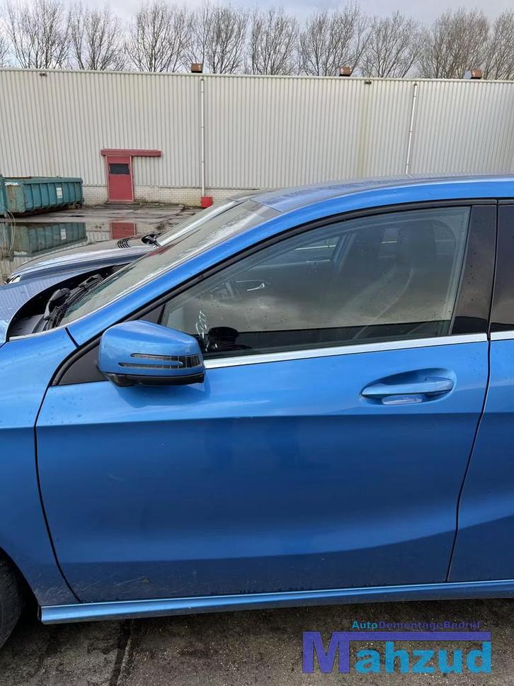 MERCEDES A KLASSE W176 blauw 162 links voor deur 2012-2018, Auto-onderdelen, Carrosserie, Deur, Mercedes-Benz, Voor, Links, Gebruikt
