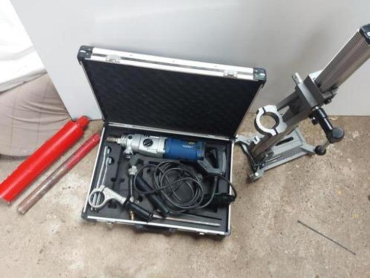 Carat A2211 diamantboormachine 2200w+ statief +boren, Doe-het-zelf en Bouw, Gereedschap | Boormachines, Zo goed als nieuw, Boormachine