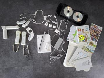 WII Console Fit Board, controllers, chuks + spellen beschikbaar voor biedingen