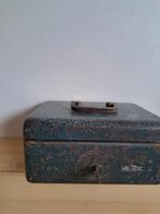 Ancien petit coffre
métal avec sa clé,...caisse de
commerçan, Handtassen en Accessoires, Beautycases, Ophalen of Verzenden, Zo goed als nieuw