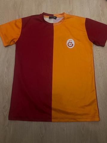 Galatasaray T-shirt – Originele kleuren – Maat S beschikbaar voor biedingen