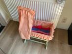 Houten poppenwiegje, Kinderen en Baby's, Speelgoed | Poppen, Ophalen of Verzenden, Gebruikt