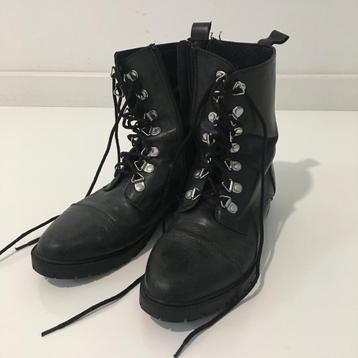 Leather-Leer Boots Manfield beschikbaar voor biedingen
