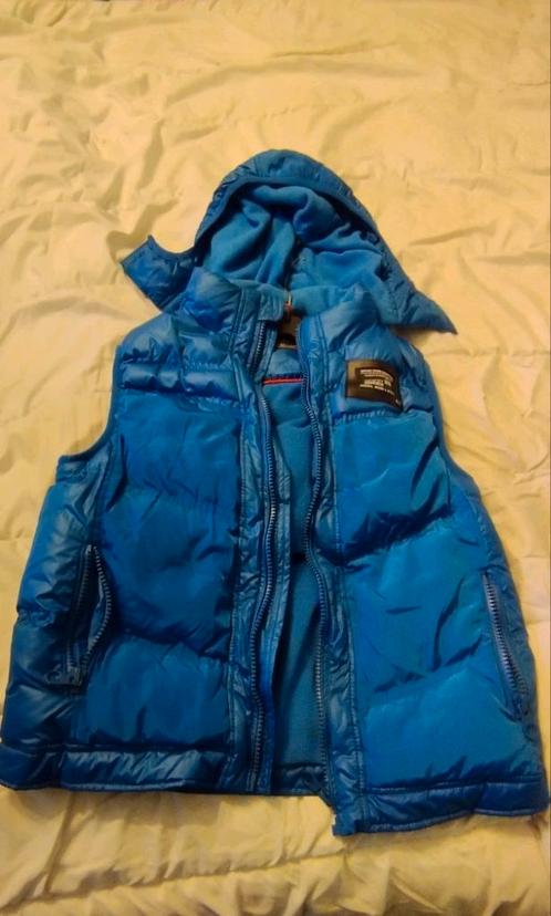 Bodywarmer 164 niet gedragen. Afneembare kap, Kinderen en Baby's, Kinderkleding | Maat 164, Zo goed als nieuw, Jas, Ophalen of Verzenden