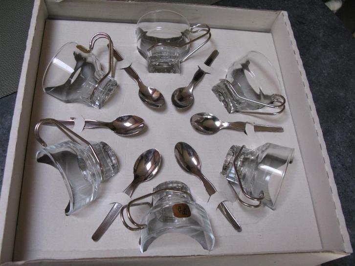 Retro glazen koffie of thee tasjes 6 stuks + lepeltjes, Verzamelen, Retro, Ophalen of Verzenden