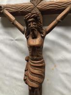 Crucifix en bois sculpté Inri Jesus en croix, Enlèvement ou Envoi