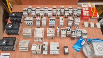 Lot Matériel électrique pas à la pièce !! beschikbaar voor biedingen