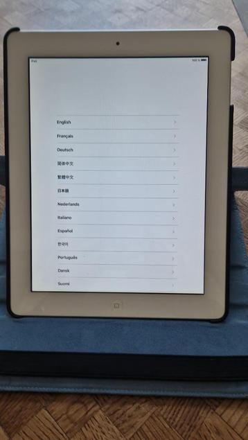 IPAD 32 GB Wit met Hoes beschikbaar voor biedingen