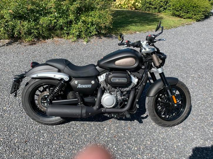 Benda Avengers 125 cm3 Mat Zwart 2.230 km uit 2024, Motoren, Overige Motoren, 11 kW of minder, 2 cilinders, Ophalen