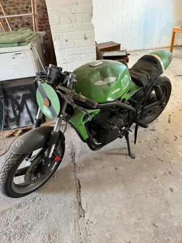 Moto kawa pour piece ou deco beschikbaar voor biedingen
