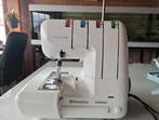 Husqvarna overlock amber s100 met garantie, Hobby en Vrije tijd, Naaimachines en Toebehoren, Ophalen, Zo goed als nieuw, Husqvarna