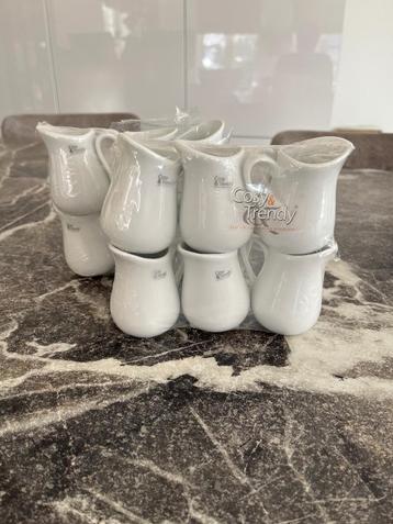 12 witte melkkannetjes Cosy & Trendy  beschikbaar voor biedingen