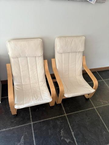 2 kleine stoeltjes beschikbaar voor biedingen