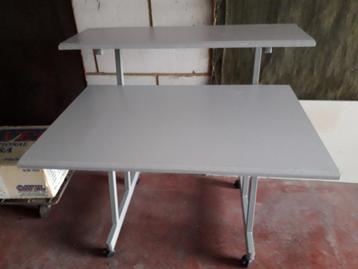 Table pour ordinateur beschikbaar voor biedingen