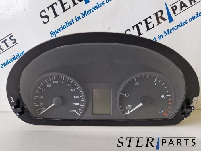 Compteur kilométrique KM d'un Mercedes Vito, Autos : Pièces & Accessoires, Tableau de bord & Interrupteurs, Mercedes-Benz, Utilisé