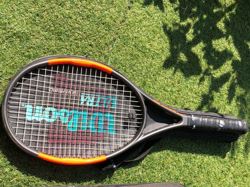 Tennisracket - Wilson - middle balance - € 58, Sport en Fitness, Tennis, Zo goed als nieuw, Racket, Wilson, Ophalen