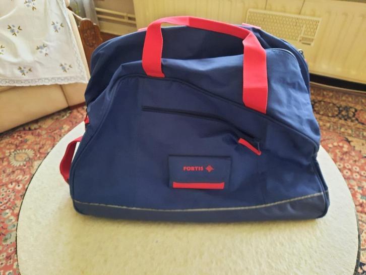 grote blauw/rode reis/sporttas, Handtassen en Accessoires, Tassen | Sporttassen, Nieuw, Unisex volwassen, Ophalen of Verzenden