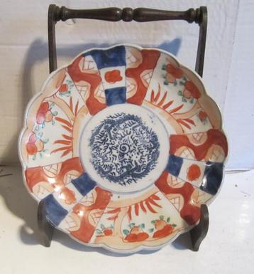 Antiek Imari bord, 19e eeuw, handgeschilderd beschikbaar voor biedingen
