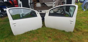CITROËN C1   PEUGEOT 107 PORTIEREN BJ 2005 beschikbaar voor biedingen