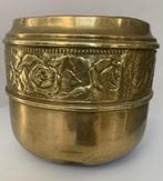 Vintage koperen cache-pot met rozen decoratie in reliëf, Enlèvement, Cuivre