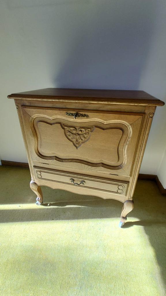 Antieke ladekast in  Louis XV stijl, Antiek en Kunst, Antiek | Meubels | Tafels, Ophalen