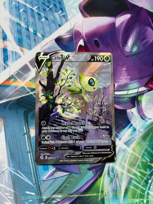 Celebi V (245/264) Fusion Strike 2021, Hobby en Vrije tijd, Verzamelkaartspellen | Pokémon, Ophalen of Verzenden