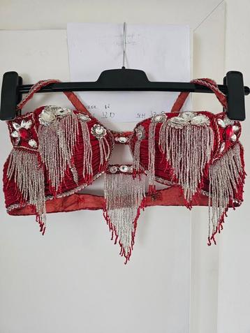 Buikdans outfit (handgemaakt uit Tunësie), Enlèvement ou Envoi, Utilisé