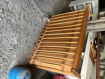 GRATIS houten park beschikbaar voor biedingen