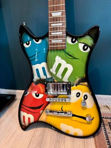 Elektrische gitaar m&m’s verzamel object beschikbaar voor biedingen