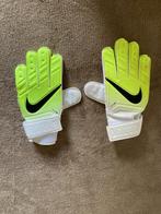 Kinder voetbalhandschoenen, Nike, maat 4 (nieuw), Sports & Fitness, Football, Enlèvement ou Envoi, Neuf, Gants