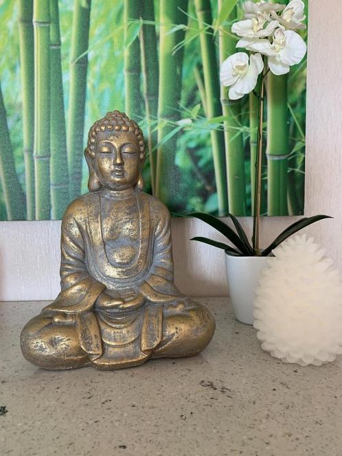 Boeddhabeeld - Gouden Boeddha - Boeddha tuinbeeld - Boeddha, Huis en Inrichting, Woonaccessoires | Boeddhabeelden, Zo goed als nieuw