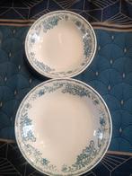 Lot de 2 assiettes Royal Boch Sorbier – décor floral bleu, Antiquités & Art, Enlèvement