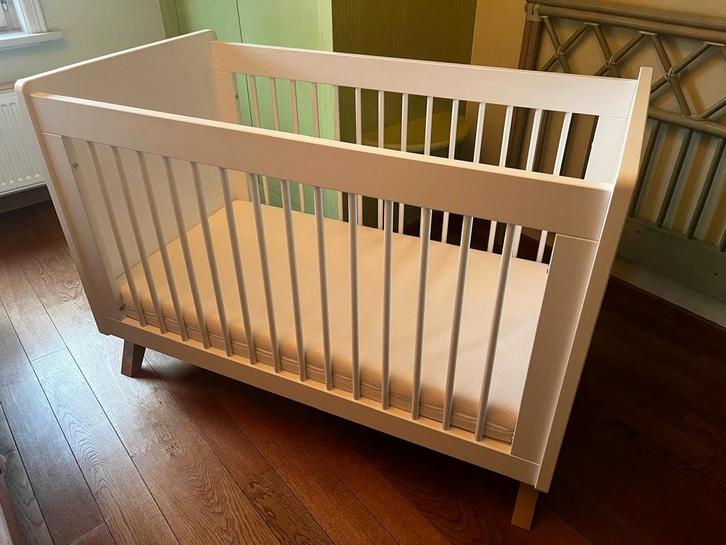 Kinderbed en matras zo goed als nieuw, Kinderen en Baby's, Babywiegjes en Ledikanten, Ophalen